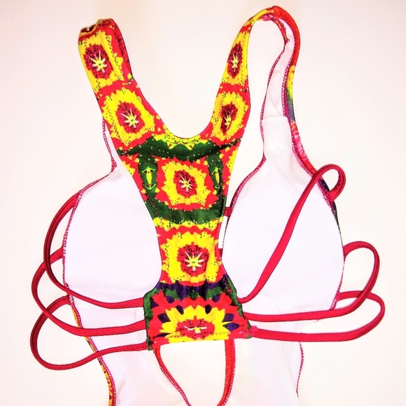 1L Left🏖️ Boutique Crochet Print Swimsuit - Picture 7 of 8